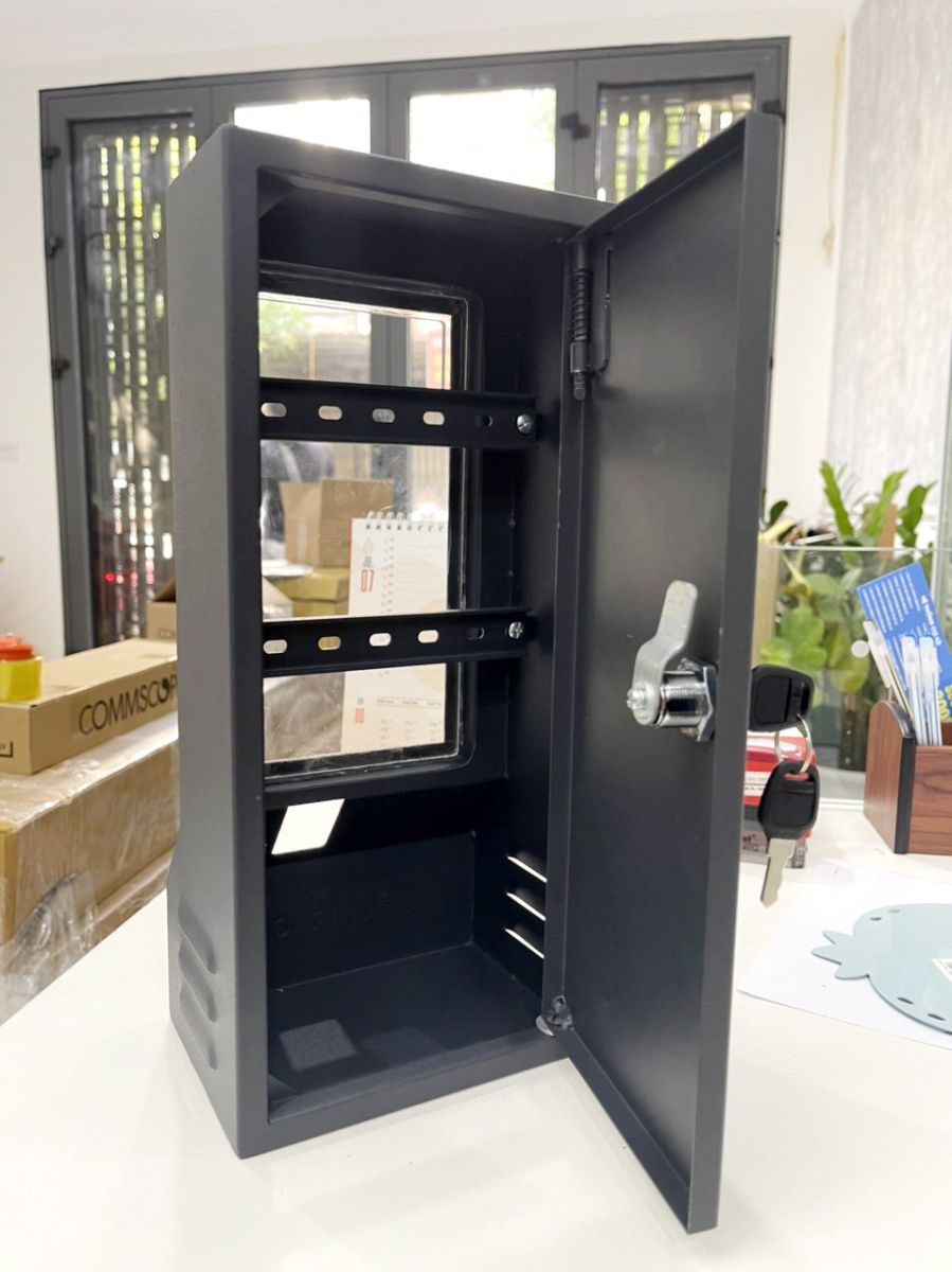 Hộp bảo vệ máy chấm công Unirack Hộp bảo vệ máy chấm công Unirack