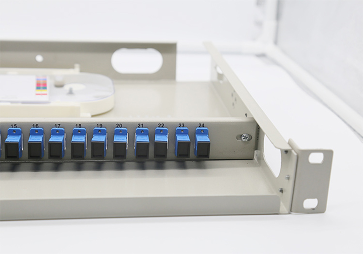 Tai lắp rack và các Adapter bên trong ODF quang 24FO Unirack Tai lắp rack và các Adapter bên trong ODF quang 24FO Unirack