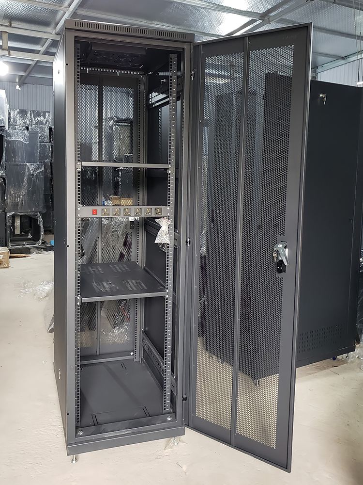 Khay cố định tủ rack 42U Khay cố định tủ rack 42U