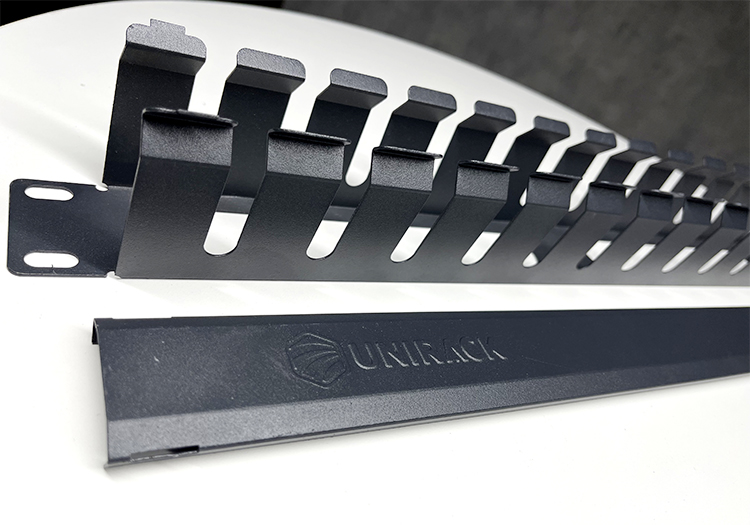 Thanh quản lý cáp ngang cho tủ rack hãng UNIRACK