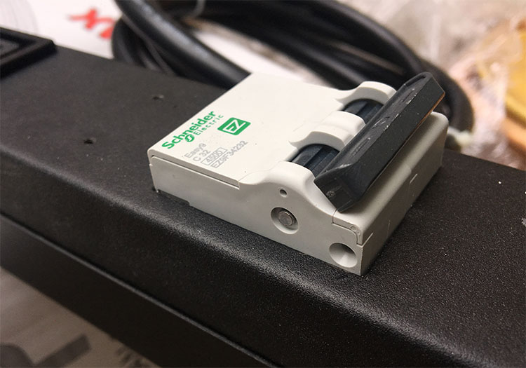 Thanh quản lý nguồn PDU 24 Unirack Thanh quản lý nguồn PDU 24 Unirack