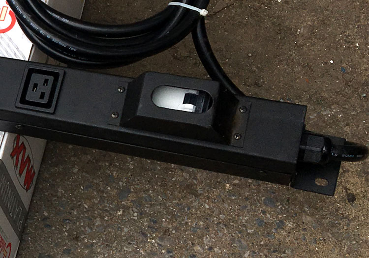 Thanh quản lý nguồn PDU 24 Unirack Thanh quản lý nguồn PDU 24 Unirack