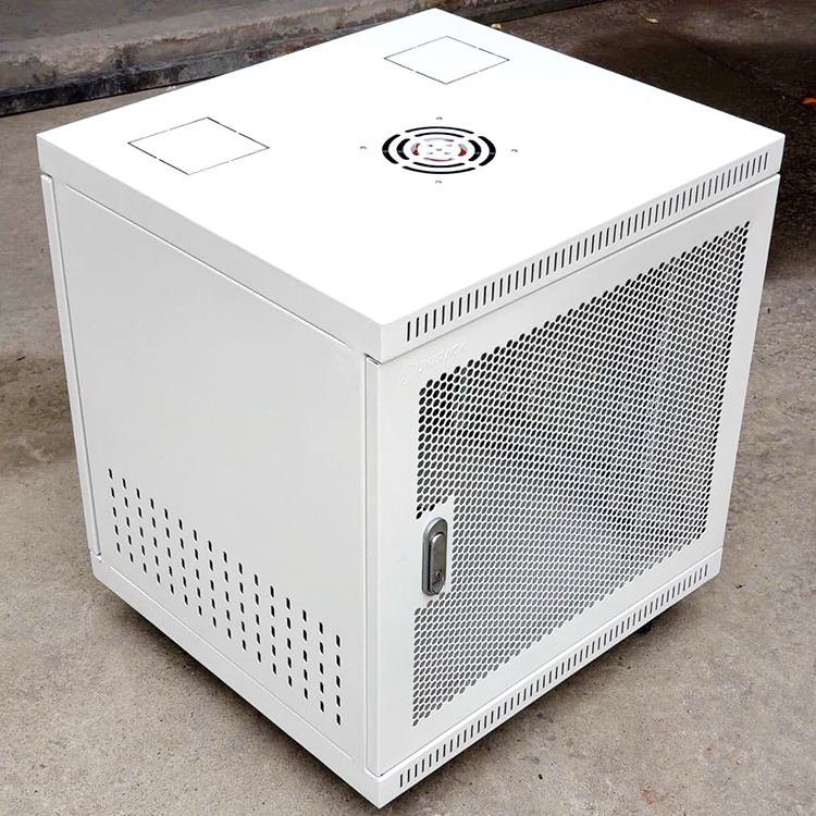 Tủ rack trong nhà hãng Unirack thiết kế cửa lưới