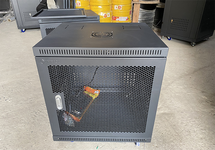 Tủ rack 10U D500 màu đen Unirack treo tường Tủ rack 10U D500 màu đen Unirack treo tường