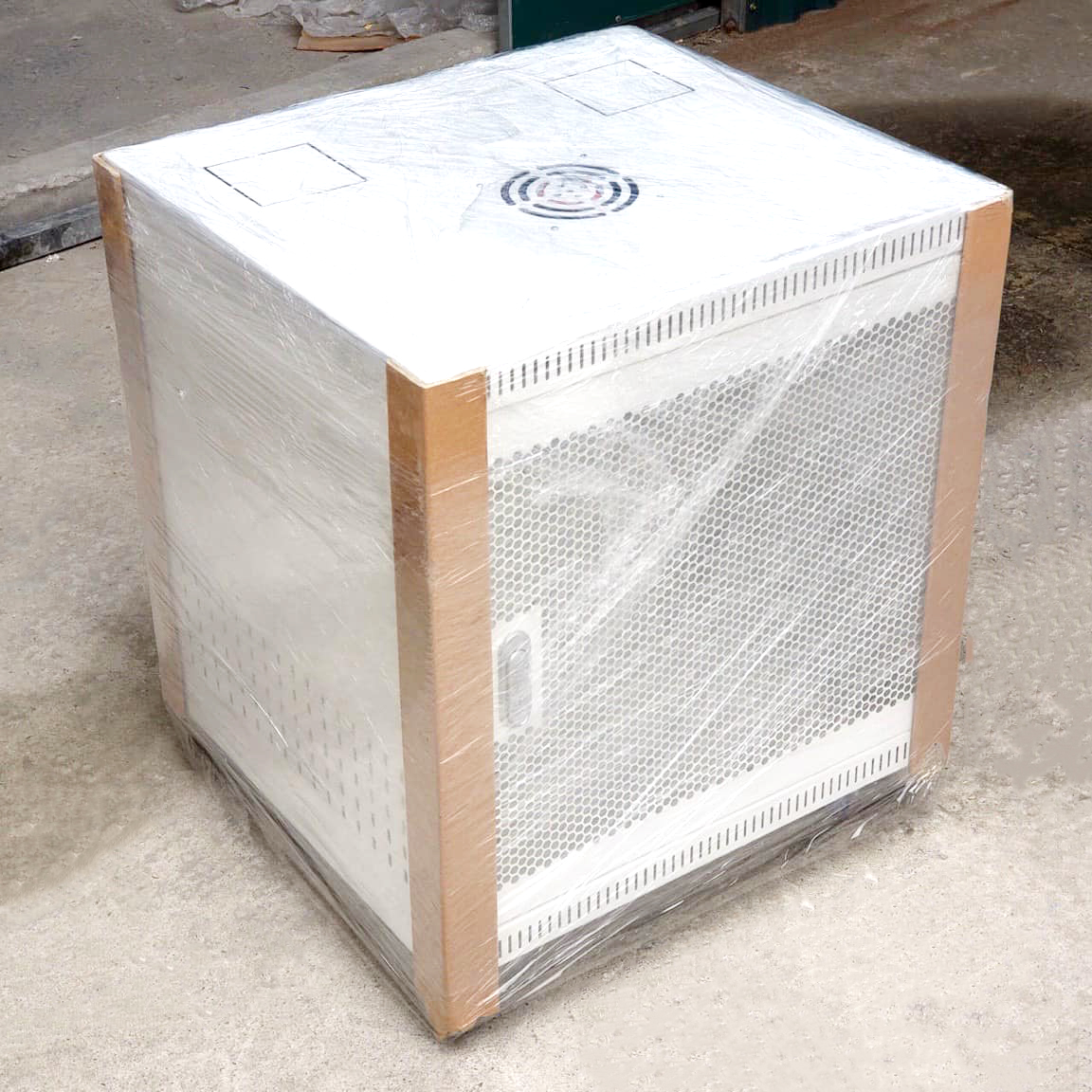 Tủ rack 10U D500, Tủ mạng 10U D500, UNR N10U-D500 Tủ rack 10U D500, Tủ mạng 10U D500, UNR N10U-D500