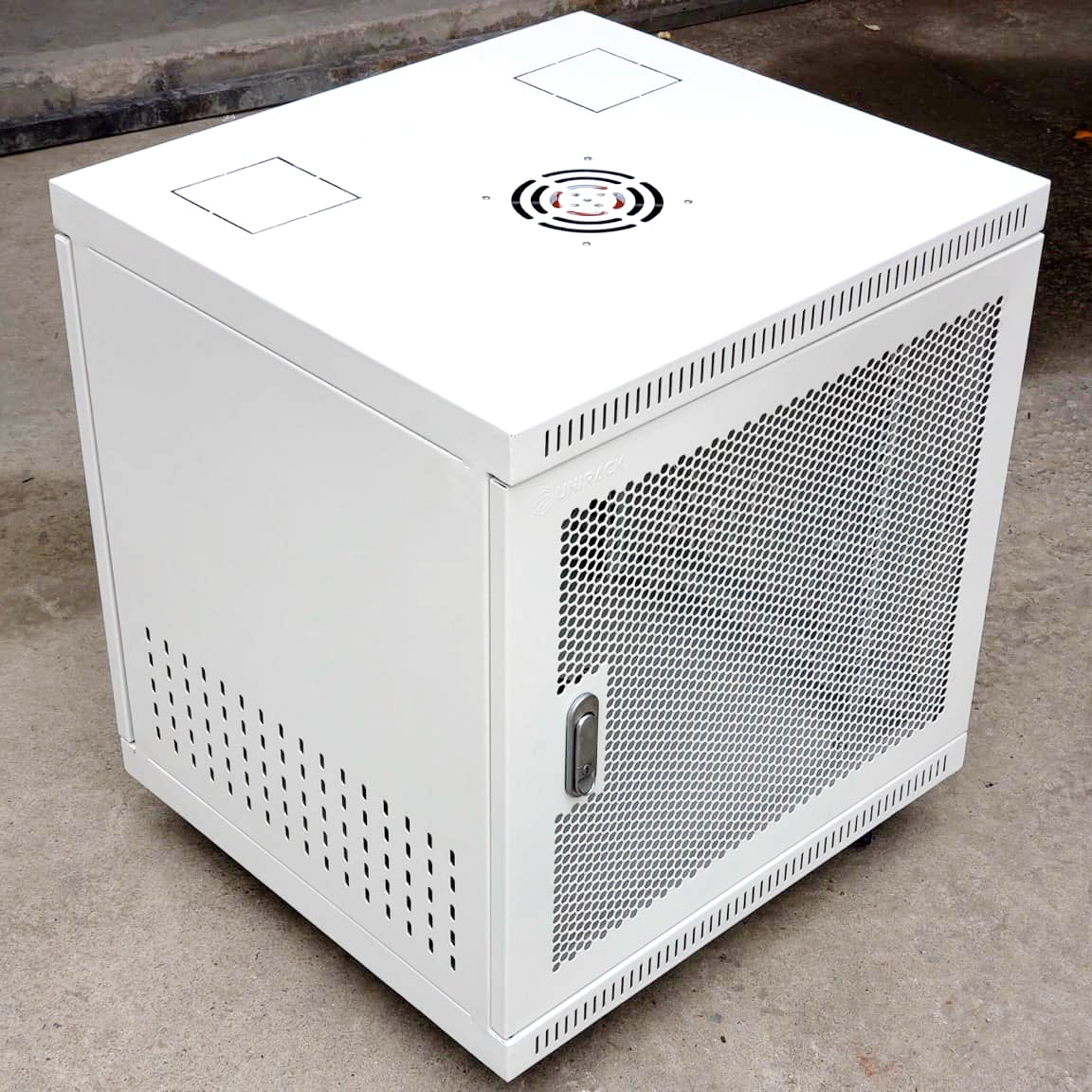 Tủ rack 10U D500 cửa lưới màu trắng Unirack Tủ rack 10U D500 cửa lưới màu trắng Unirack