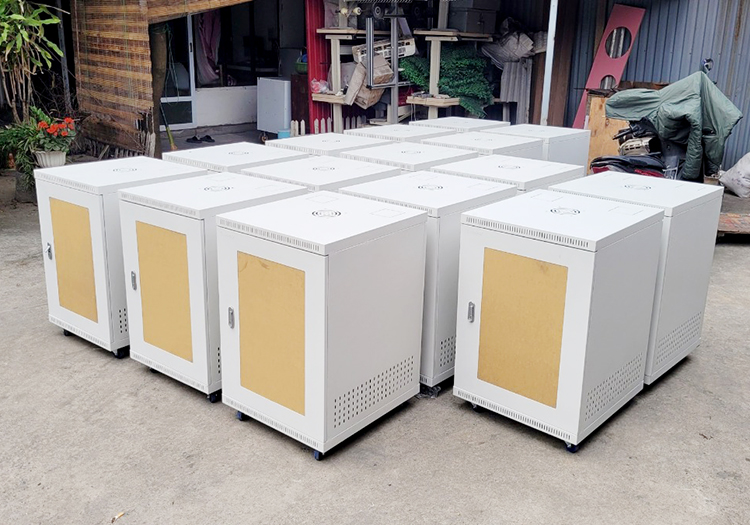 Tủ rack 15U D600 Mika UNR-N15UD600-MK hãng Unirack Tủ rack 15U D600 Mika UNR-N15UD600-MK hãng Unirack