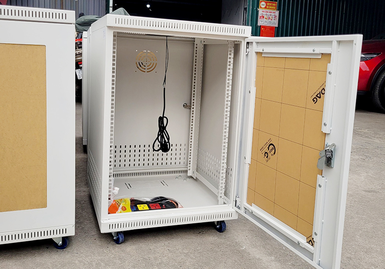 Tủ rack 15U D600 Mika UNR-N15UD600-MK hãng Unirack Tủ rack 15U D600 Mika UNR-N15UD600-MK hãng Unirack