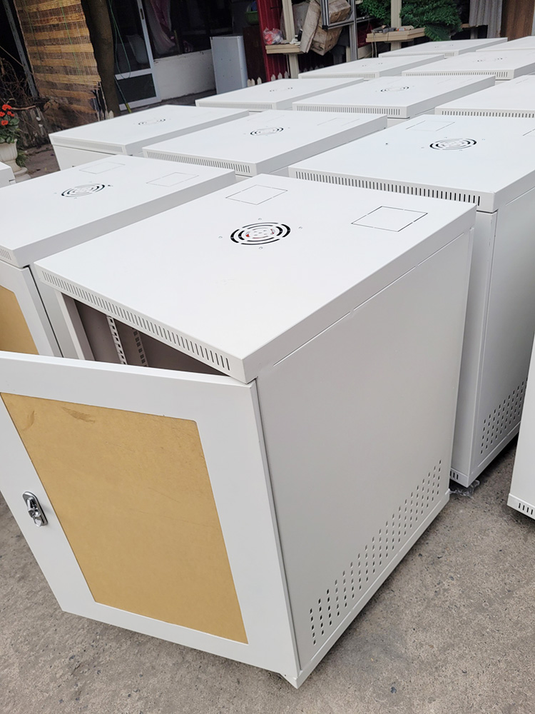 Tủ mạng 15U sâu 600 Mika theo yêu cầu Tủ mạng 15U sâu 600 Mika theo yêu cầu