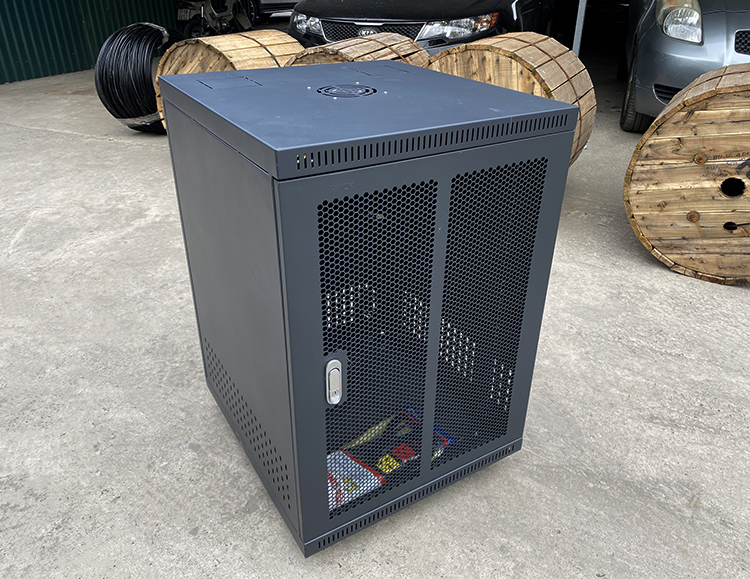 Tủ rack 15U hãng Unirack