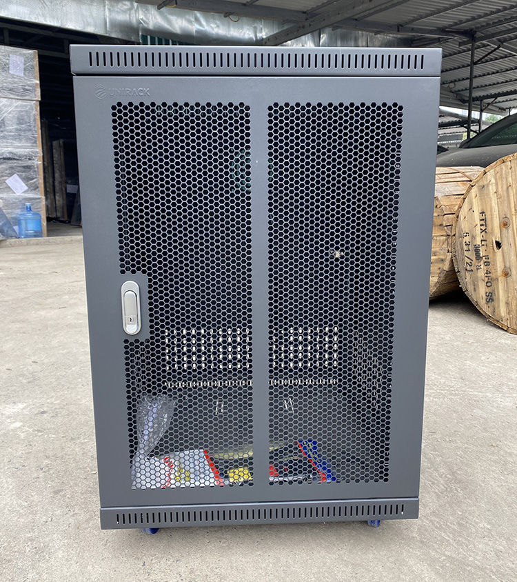 Tủ rack 15U thương hiệu UNIRACK cửa lưới, giá tốt Tủ rack 15U thương hiệu UNIRACK cửa lưới, giá tốt