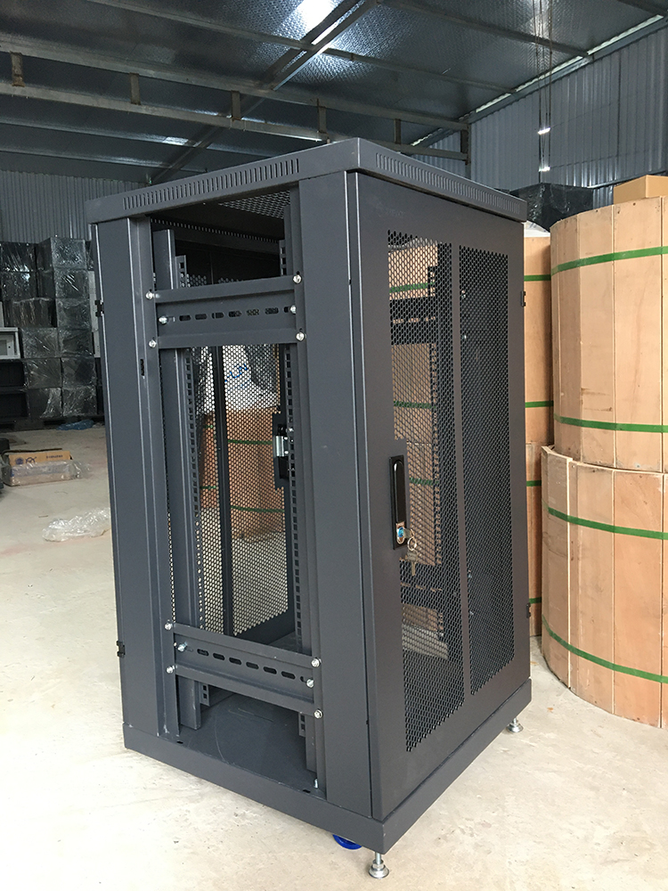 Tủ rack 20U, 2 cửa lưới lắp đầy đủ phụ kiện thương hiệu Unirack