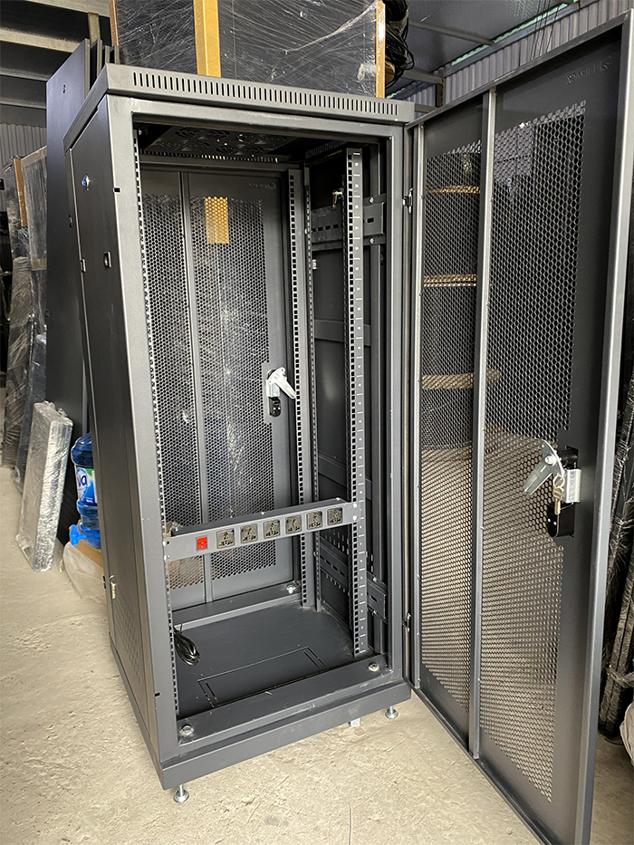 Tủ rack Unirack tiêu chuẩn 19 inch chất lượng cao