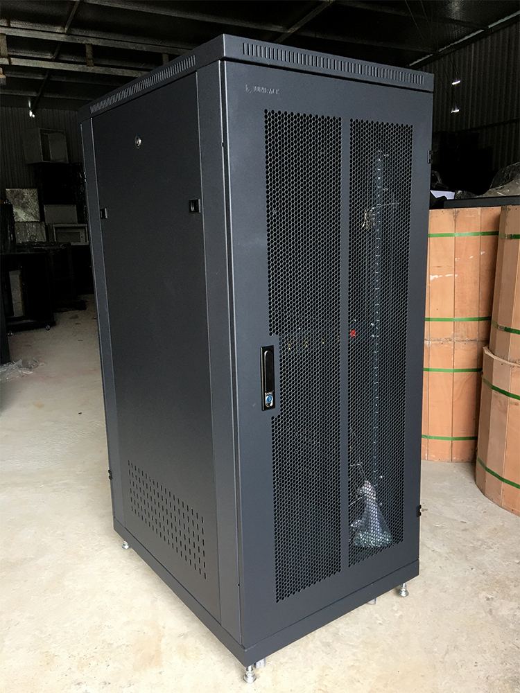 Tủ rack 27U D600 2 cửa lưới hãng Unirack