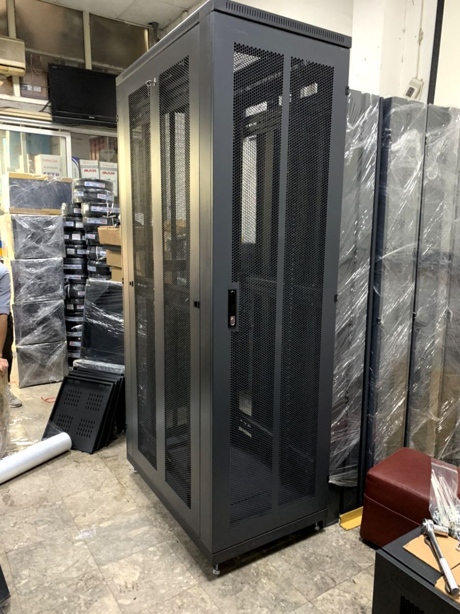Tủ rack 32U D1000 4 cửa lưới Unirack