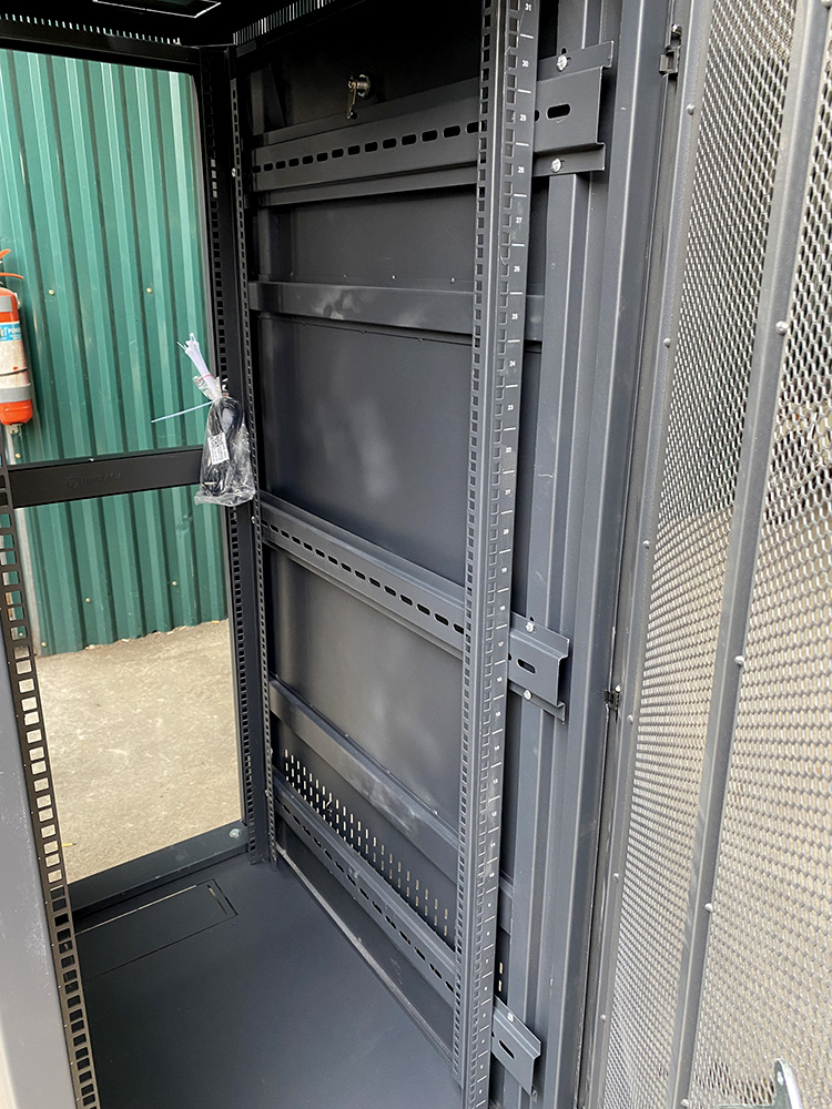 Tủ Rack 32U D1000, Tủ mạng 32U D1000 Unirack Tủ Rack 32U D1000, Tủ mạng 32U D1000 Unirack