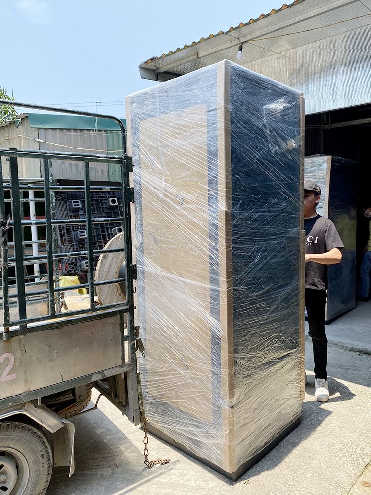 Tủ rack 42U cửa Mika hãng Unirack