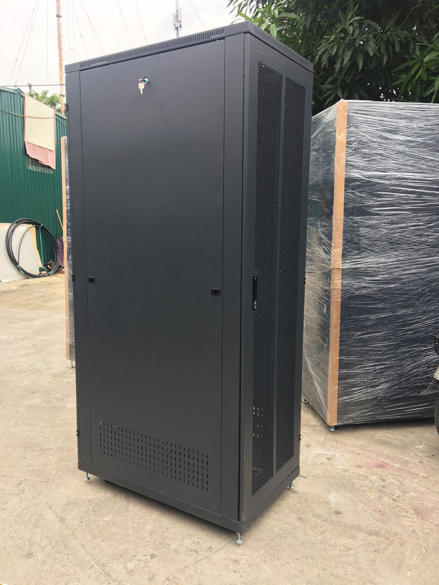 Tủ rack 42U D1000, 2 cửa lưới hãng Unirack