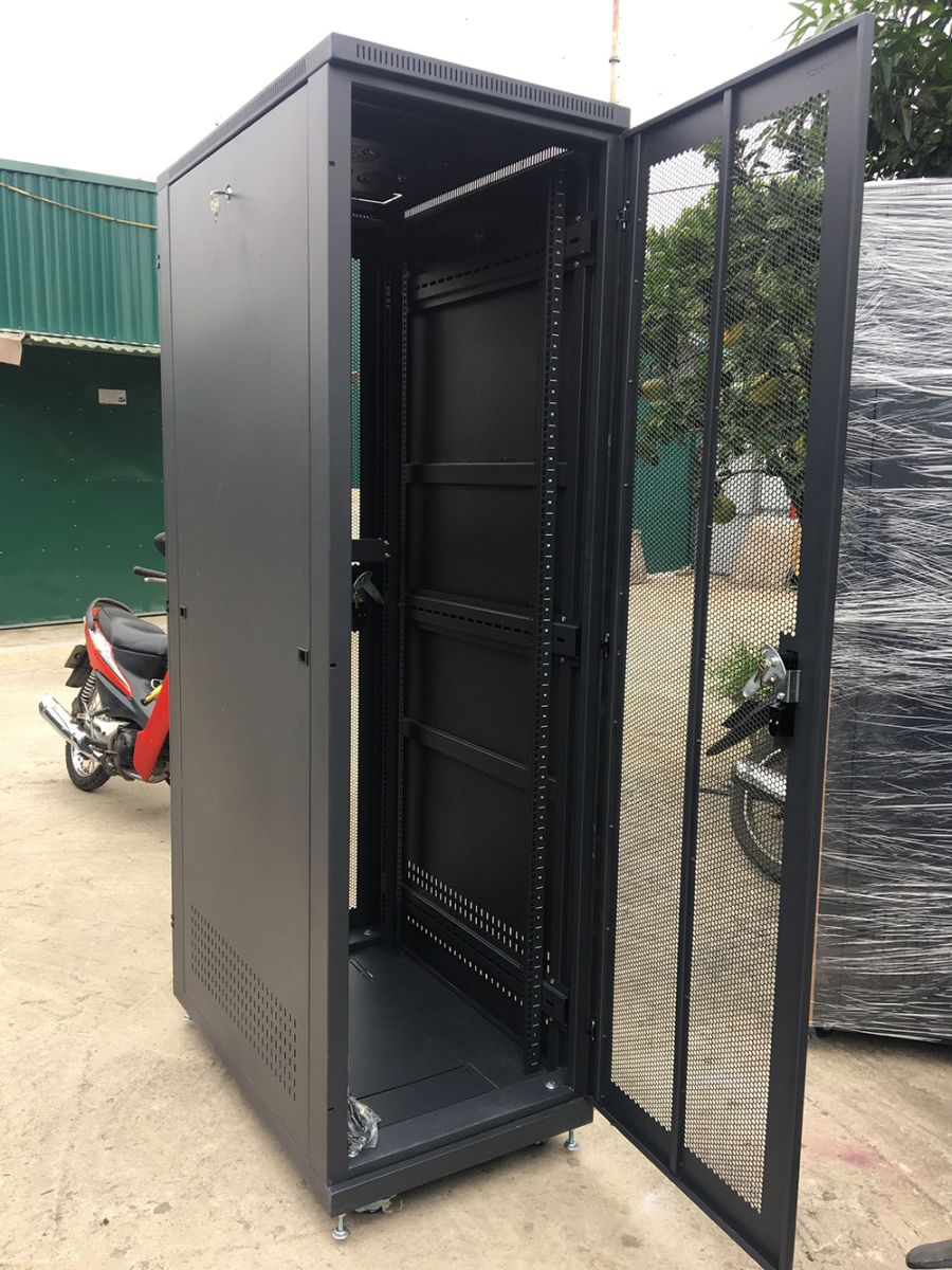 Tủ rack 42U D1000, 2 cửa lưới Unirack