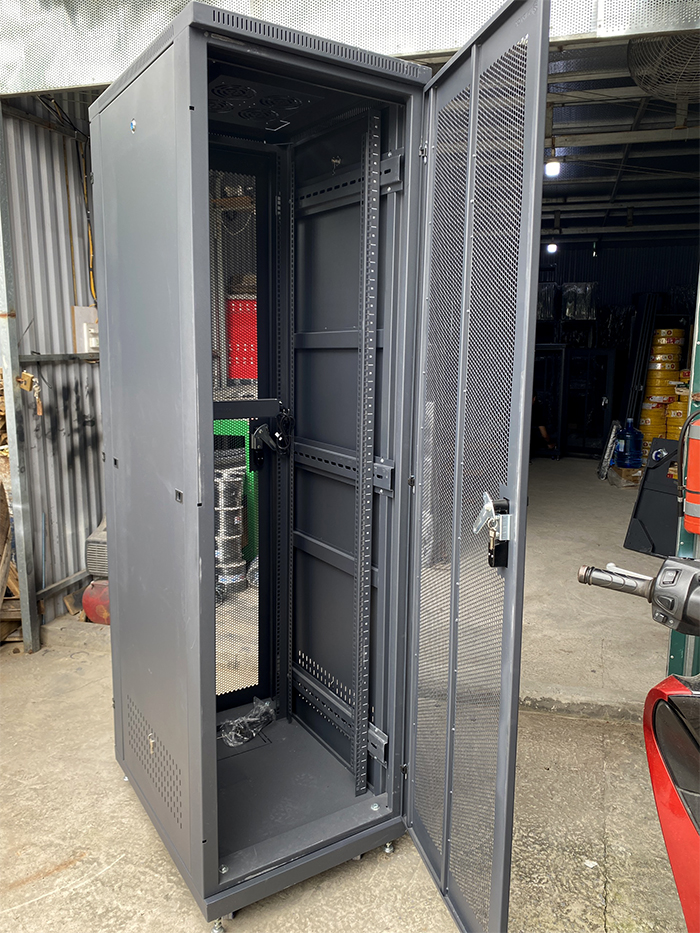 Tủ rack 42U D800 Unirack thích hợp cho các phòng Server Tủ rack 42U D800 Unirack thích hợp cho các phòng Server