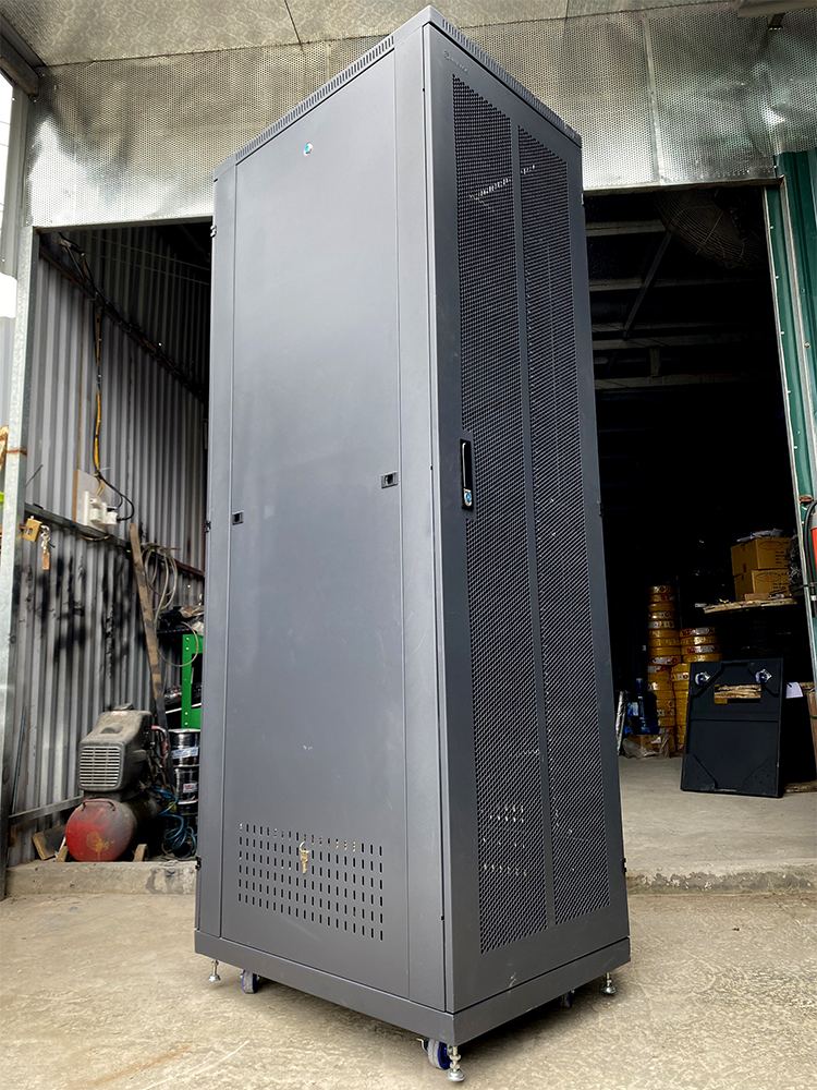 Tủ rack 42U D800, 2 cửa lưới hãng Unirack