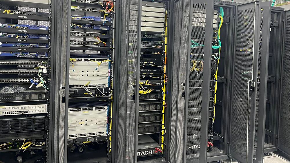 Tủ rack 42U được ứng dụng rộng rãi trong các hệ thống mạng