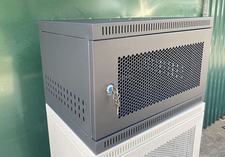 Kích thước tủ rack 6U Unirack màu đen cửa lưới treo tường Kích thước tủ rack 6U Unirack màu đen cửa lưới treo tường