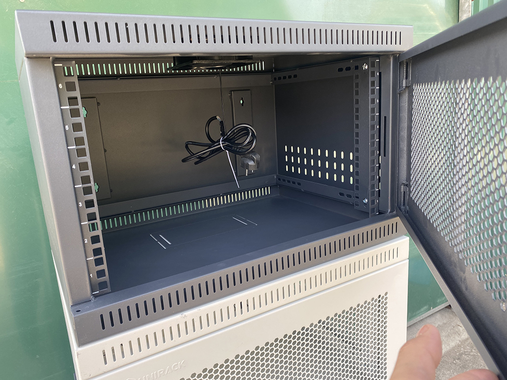 Tủ rack 6U treo tường cho các văn phòng, doanh nghiệp nhỏ