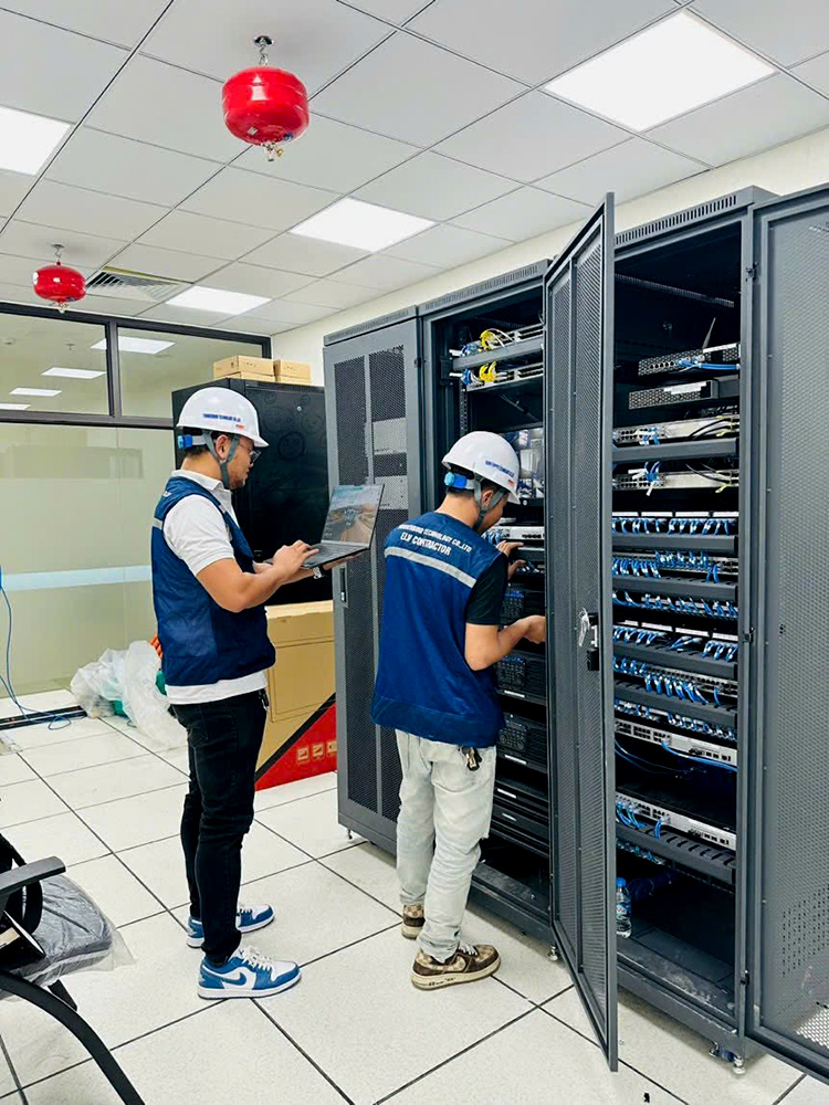 Tủ rack Unirack thép tấm 2.0mm tải trọng cao