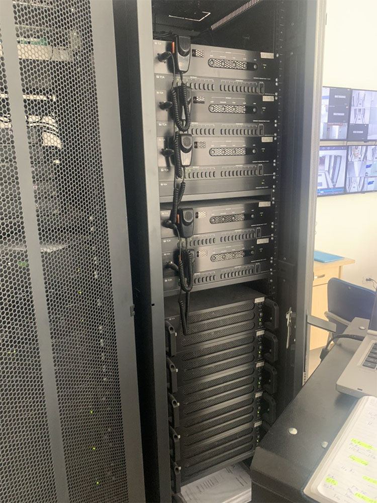 Tủ rack 42U thương hiệu UNIRACK Tủ rack 42U thương hiệu UNIRACK
