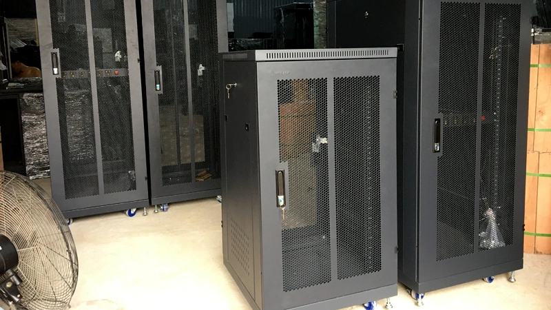Tủ mạng, tủ rack là gì bạn đã biết?