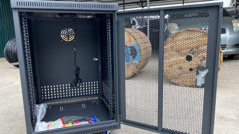 Tìm hiểu tủ rack 15U của Unirack Việt Nam